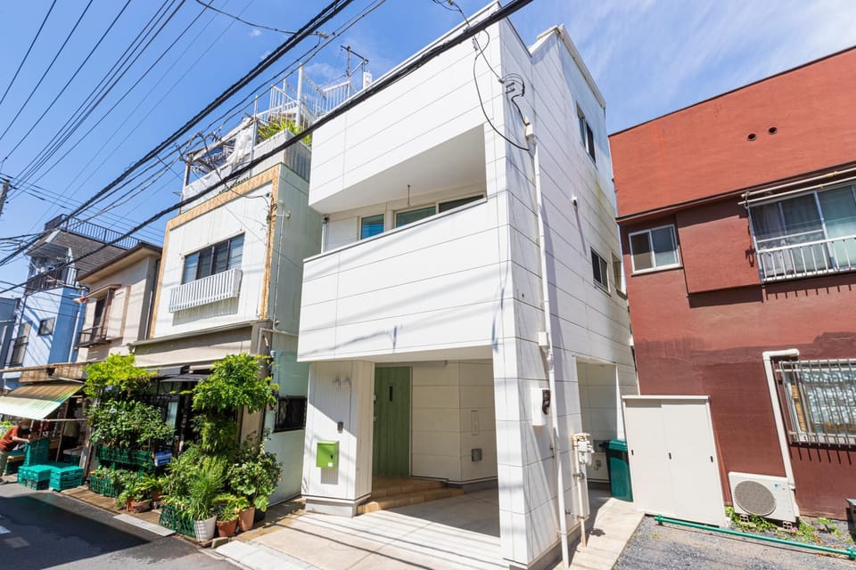 Property building, Day