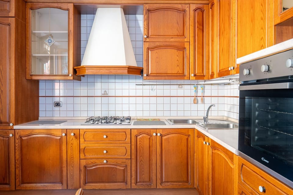 Kitchen or kitchenette, kitchen
