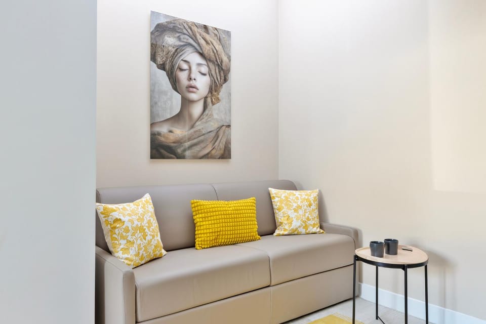 Living room, Decorative detail, Seating area