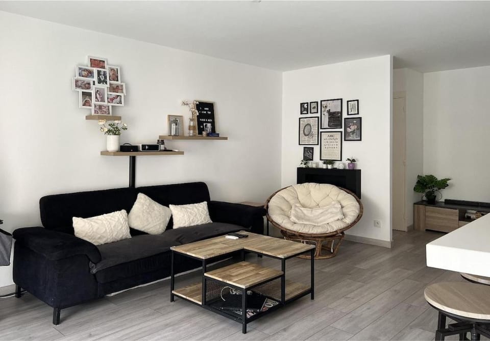 Menton - 4 persons - 10 minutes to beaches - bright apartment Apartment in Menton