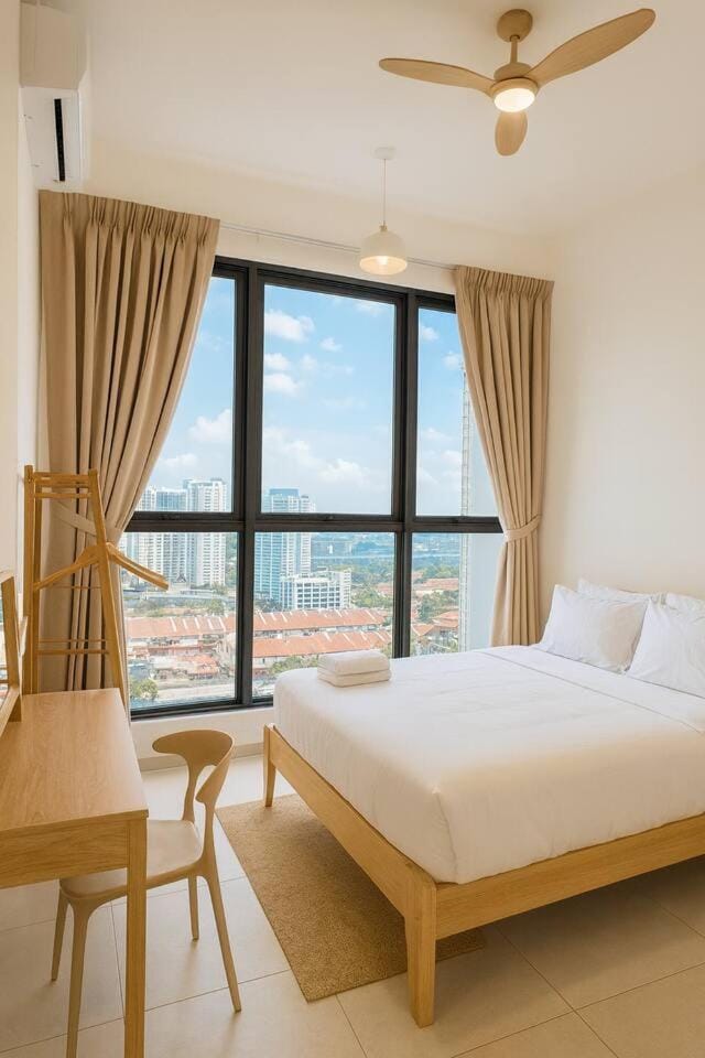 【Japandi】Sunrise CityView | Premium HairDryer 167 Apartment in George Town