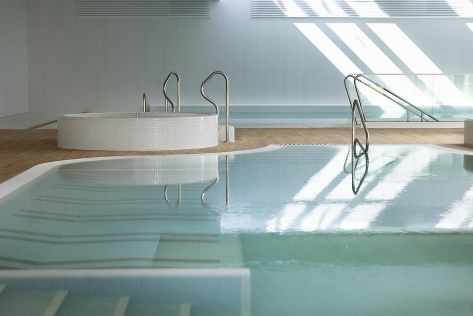 Sauna, Swimming pool