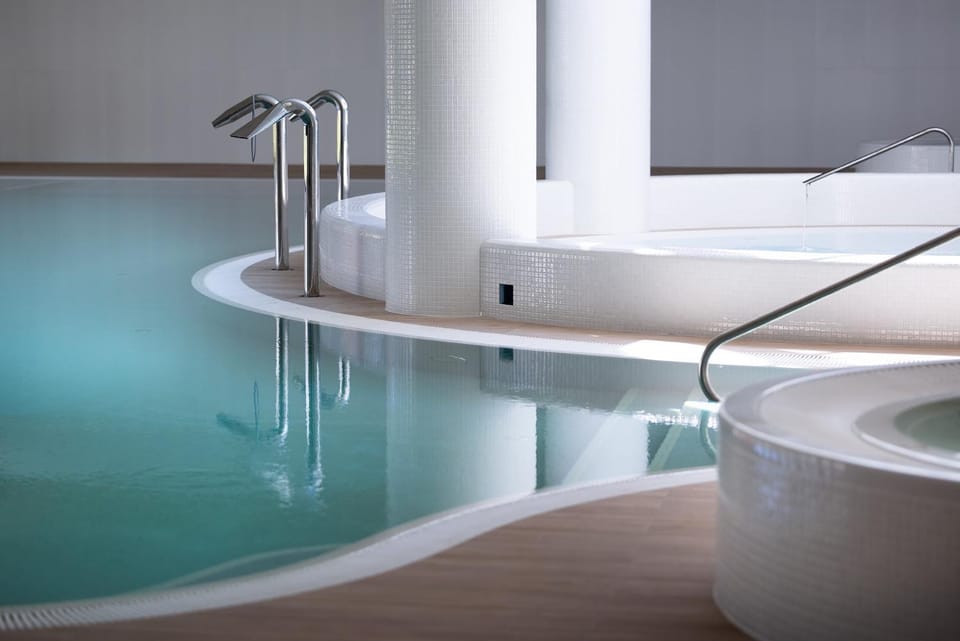 Sauna, Swimming pool
