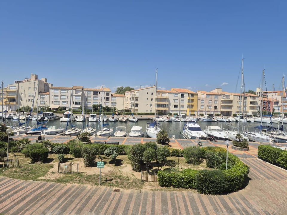 Entre plage et port, au bout du Quai Apartment in Agde