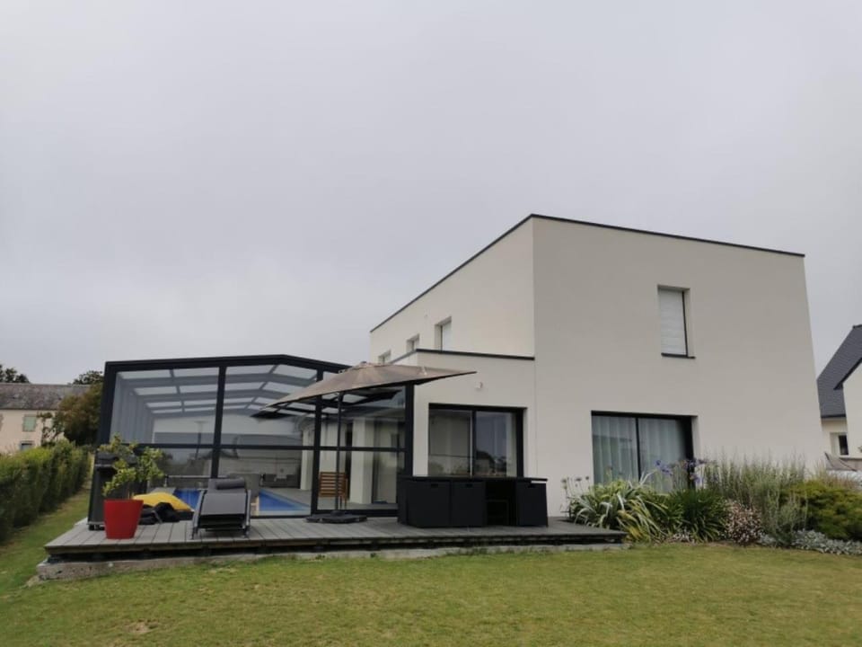 Property building, Patio, Garden, Garden view