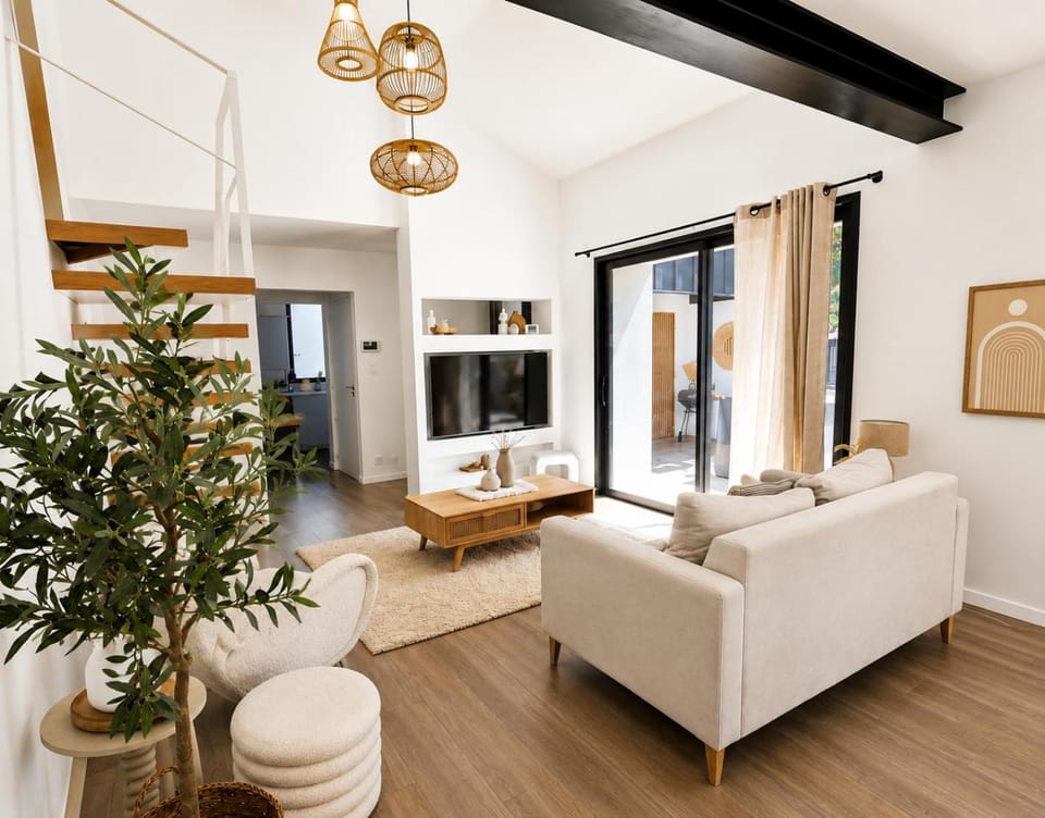 Living room, Seating area