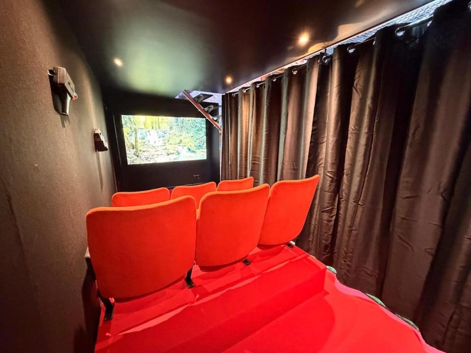 La Récréation, duplex pour jouer, et cinéma privé Apartment in Grand Est