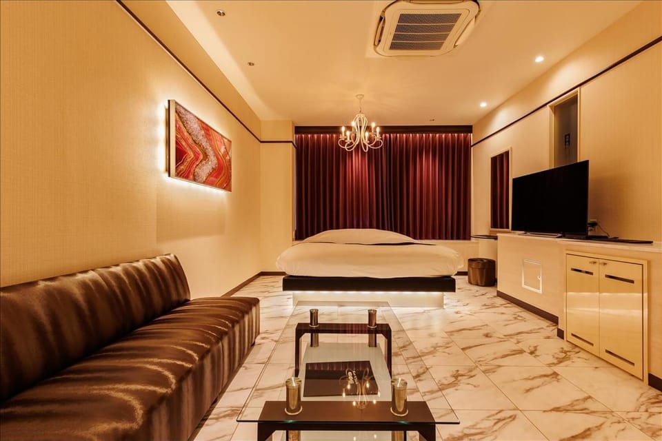 Bed, TV and multimedia, Living room, Photo of the whole room, Bedroom