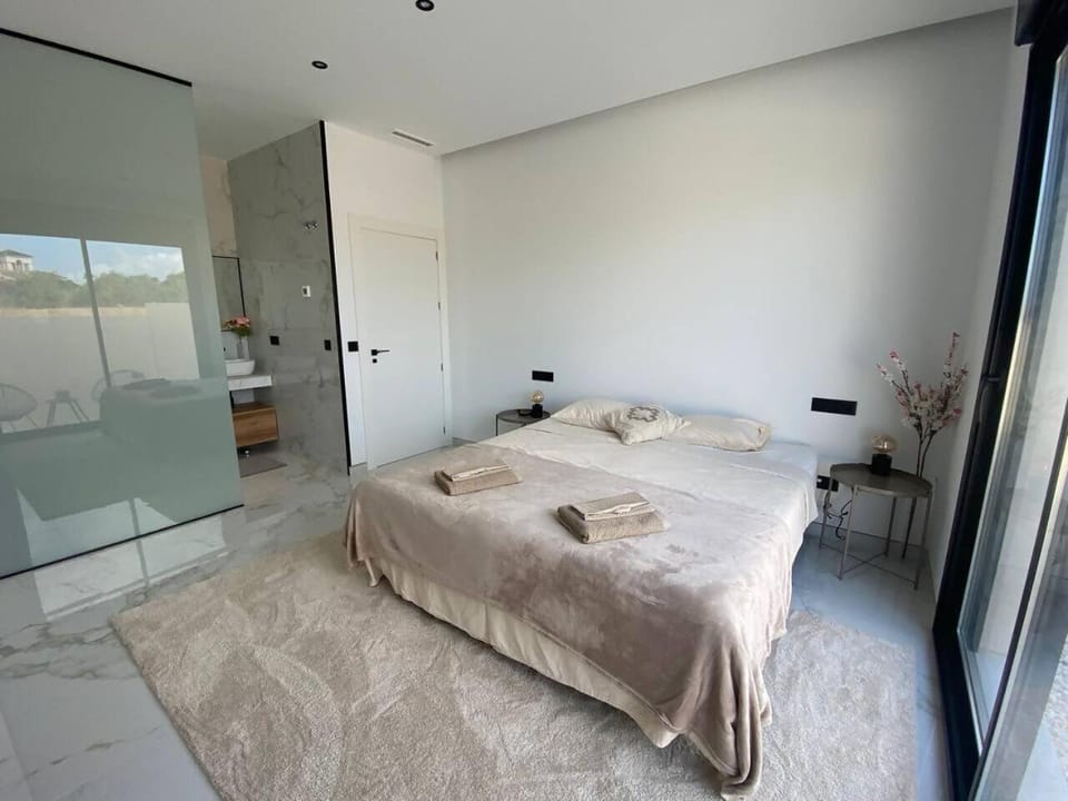 Spectacular villa with private pool and garden Villa in Vega Baja del Segura