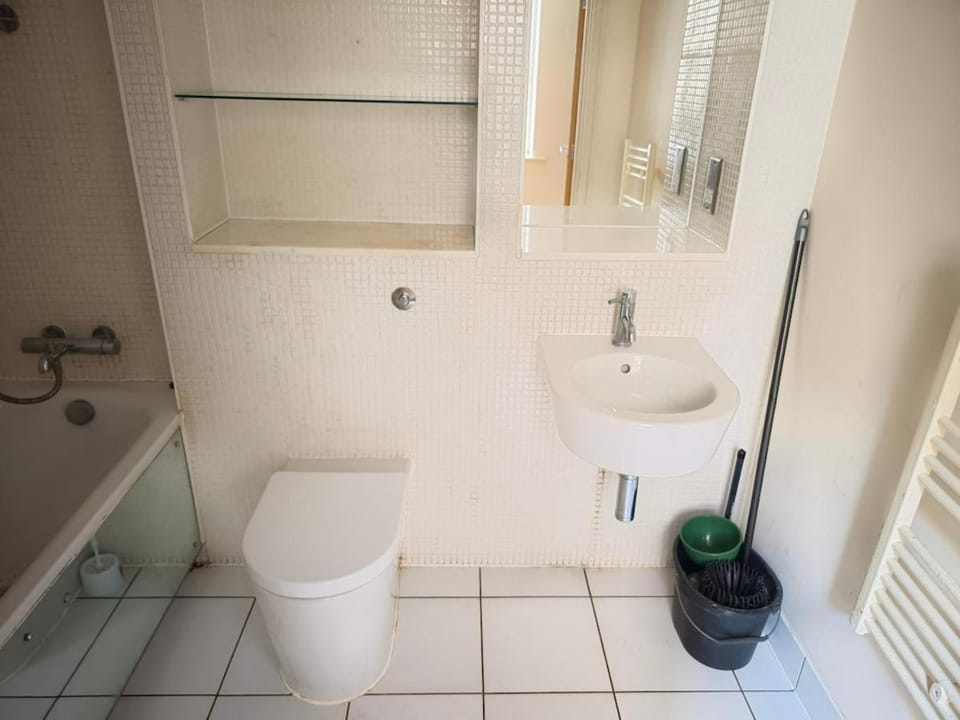 Two bedrooms in Greenwich Apartment in London Borough of Lewisham