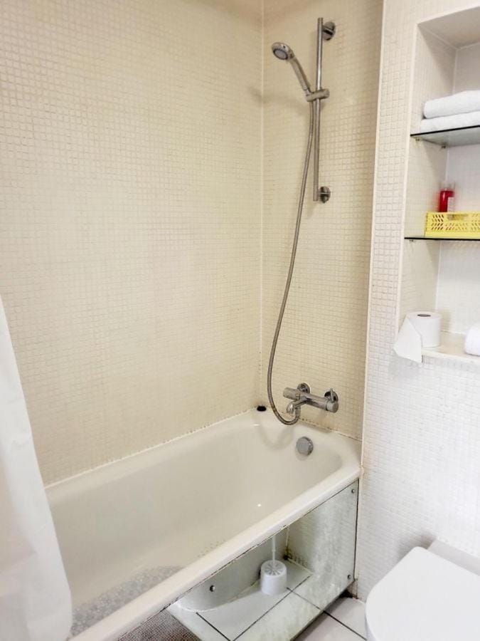 Two bedrooms in Greenwich Apartment in London Borough of Lewisham