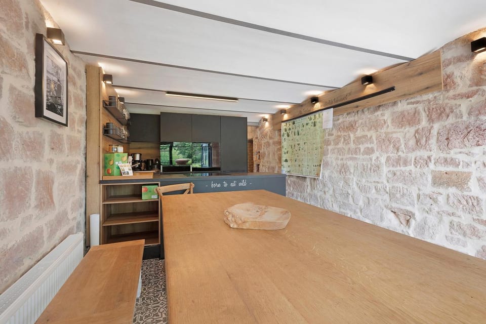Property building, Kitchen or kitchenette, Living room