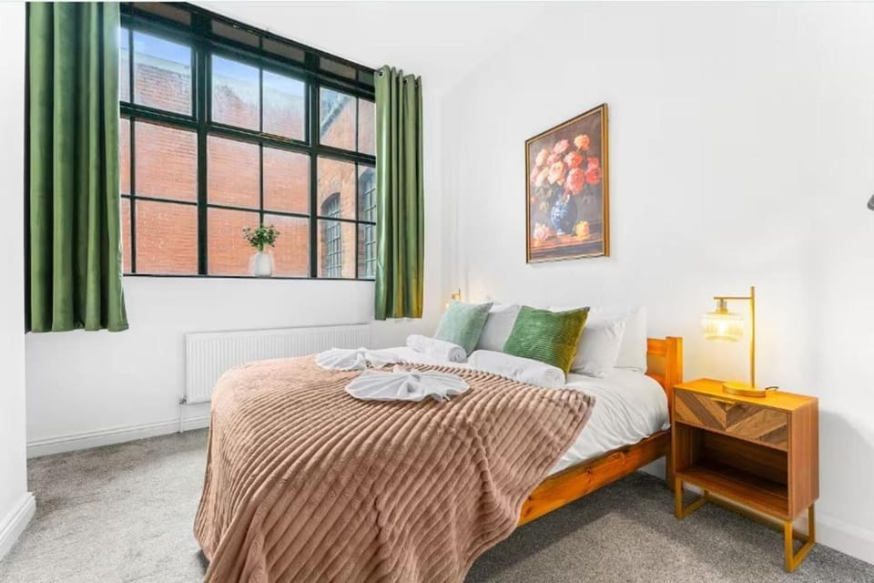 2 Bedroom Birmingham J Quarter with Parking & WiFi Apartment in Birmingham