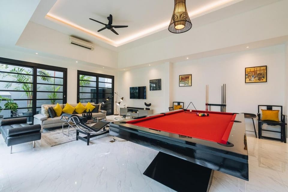 Luxury 1BR Pool Villa Bali-Pool Table-Garden Villa in North Kuta