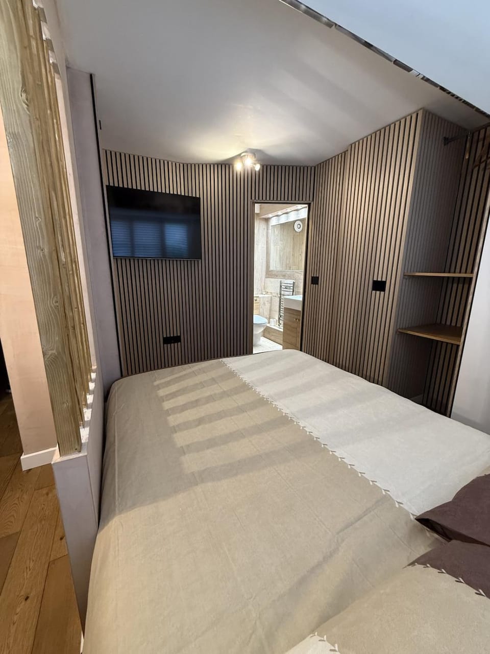 The Wood&Copper Cabin Retreat Private 1BR Ensuite Cabin in Dartford