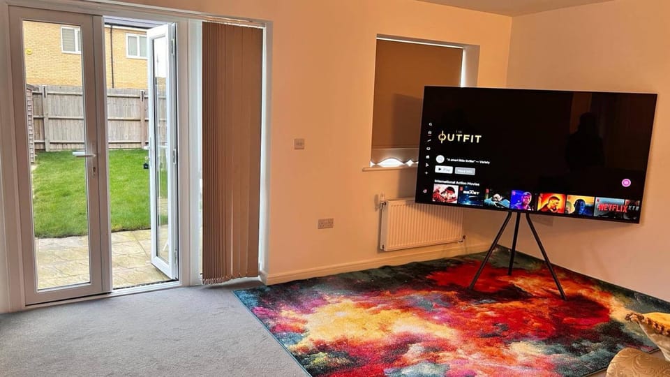 Facade/entrance, Garden, TV and multimedia, Living room, Evening entertainment, Garden view