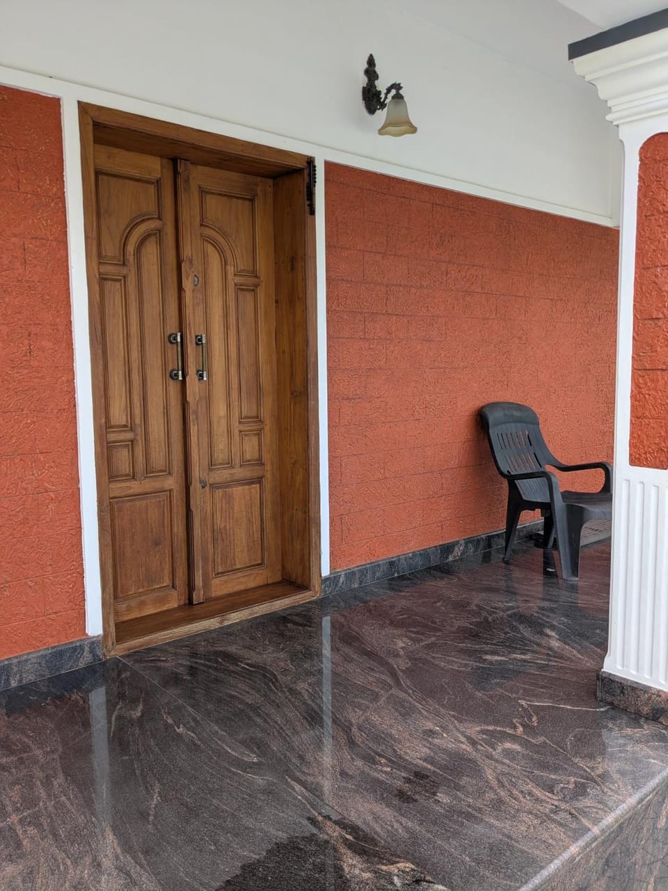Facade/entrance