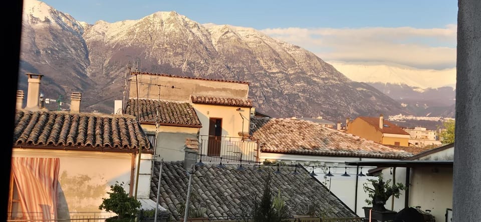 Bedroom, Mountain view