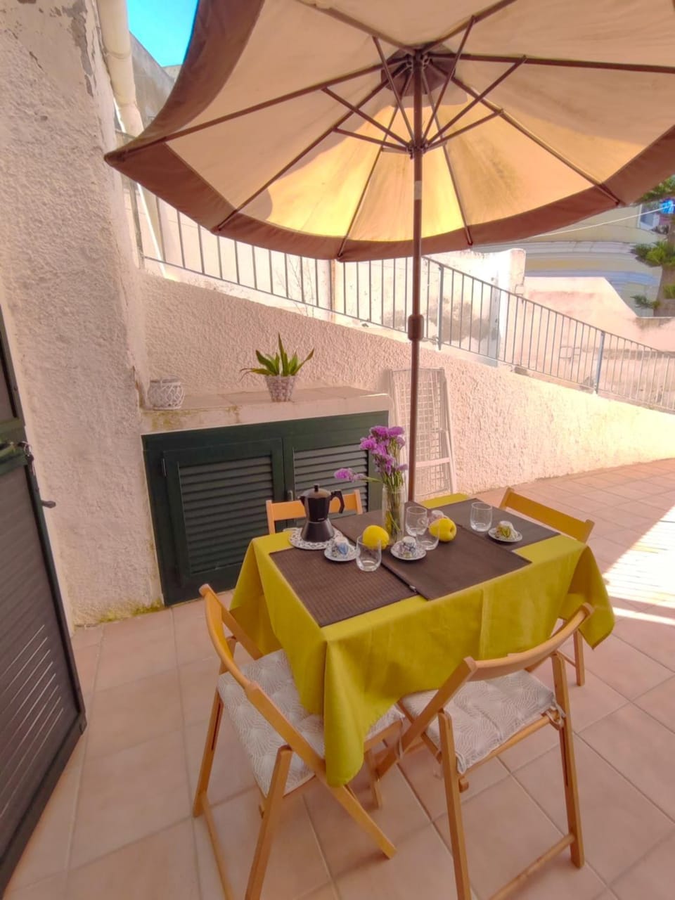 Patio, Dining area
