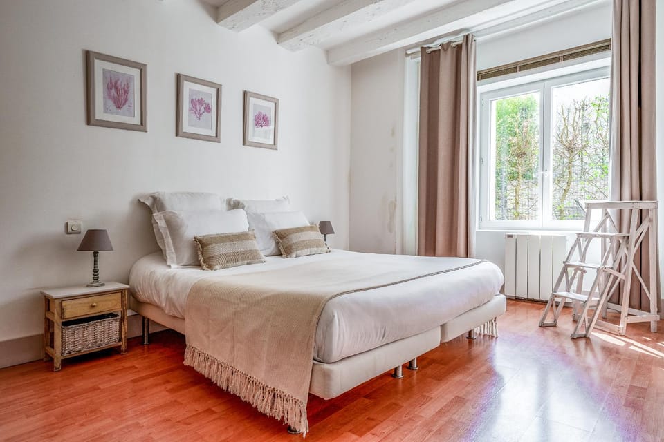 Appartement de charme 4 p dans résidence avec piscine avec piscine 5 mn Amboise - RESTRIE AMBOISE Apartment in Centre-Val de Loire