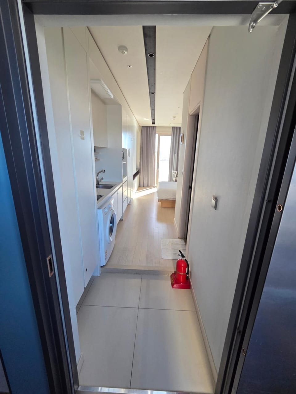 Kitchen or kitchenette, Photo of the whole room, Area and facilities, washing machine