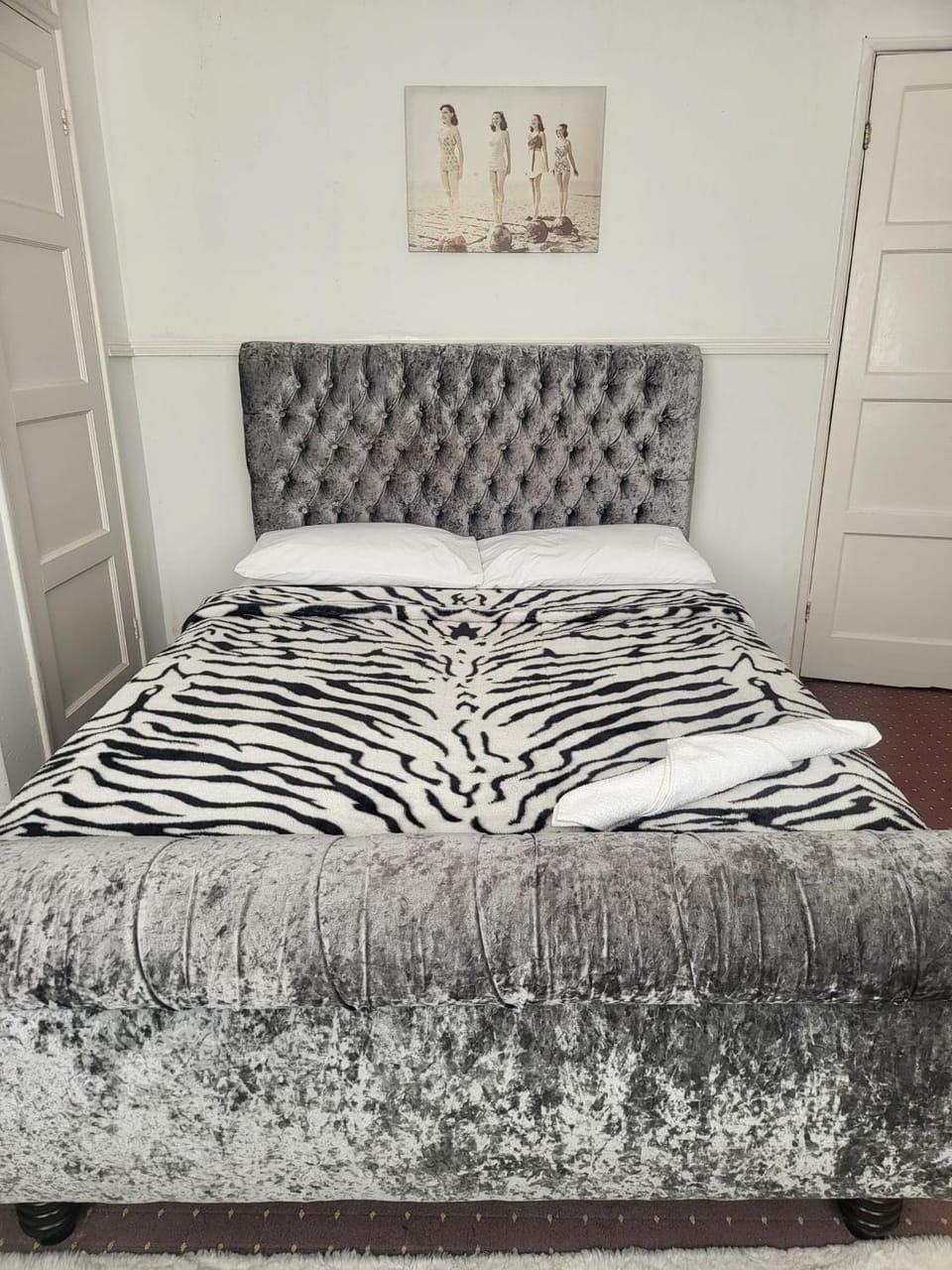 Bed, Decorative detail, Bedroom