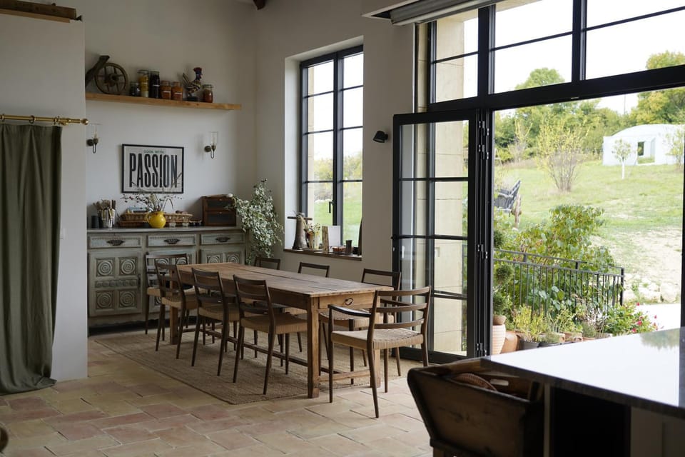 Plates Luxury Farm House Chambres d'hôtes et gîte Bed and Breakfast in Occitanie
