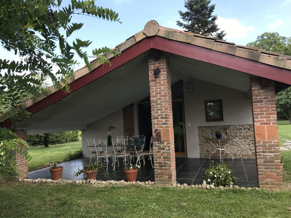 Gite La Petite Maison Mazères House in Occitanie
