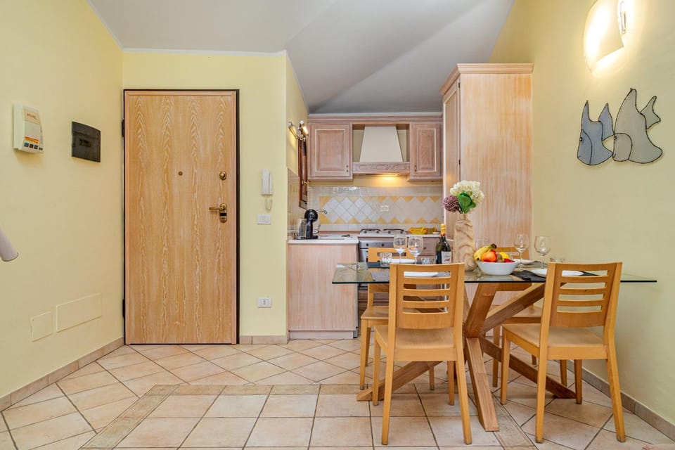 Property building, Kitchen or kitchenette, Living room