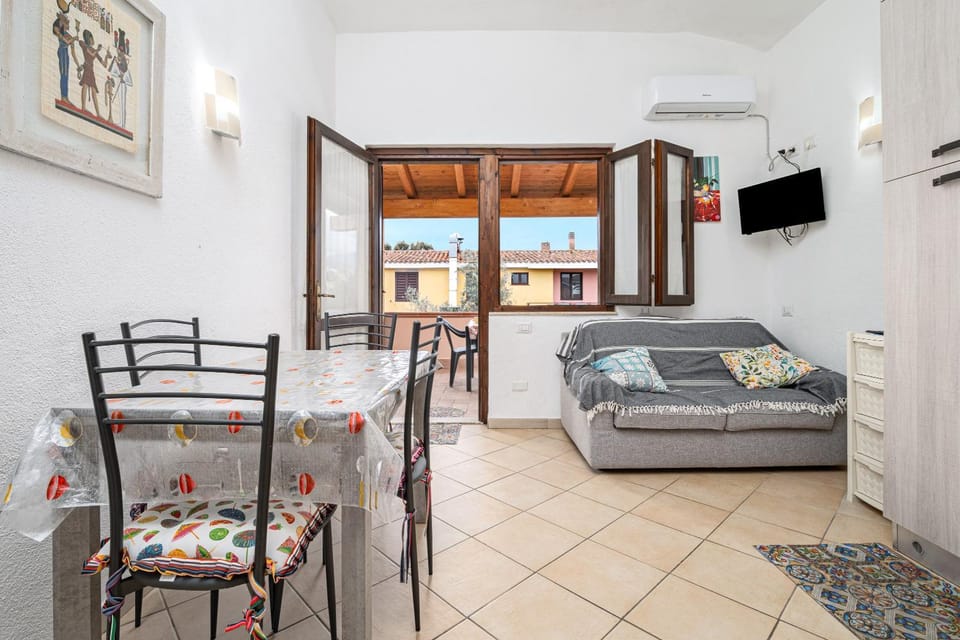 Property building, Living room, Bedroom