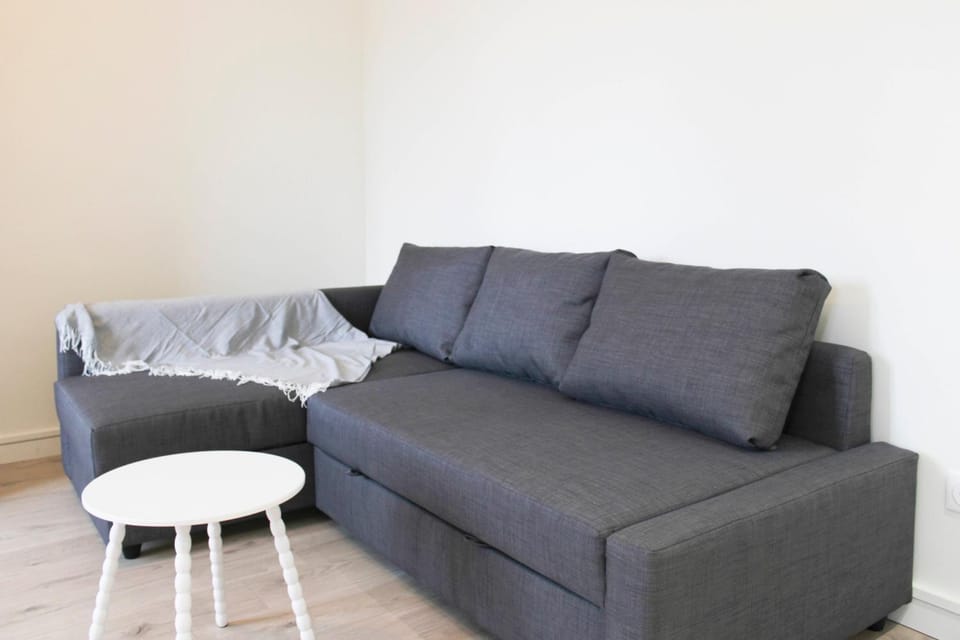 Bright studio apartment on the outskirts of Paris Apartment in Clichy
