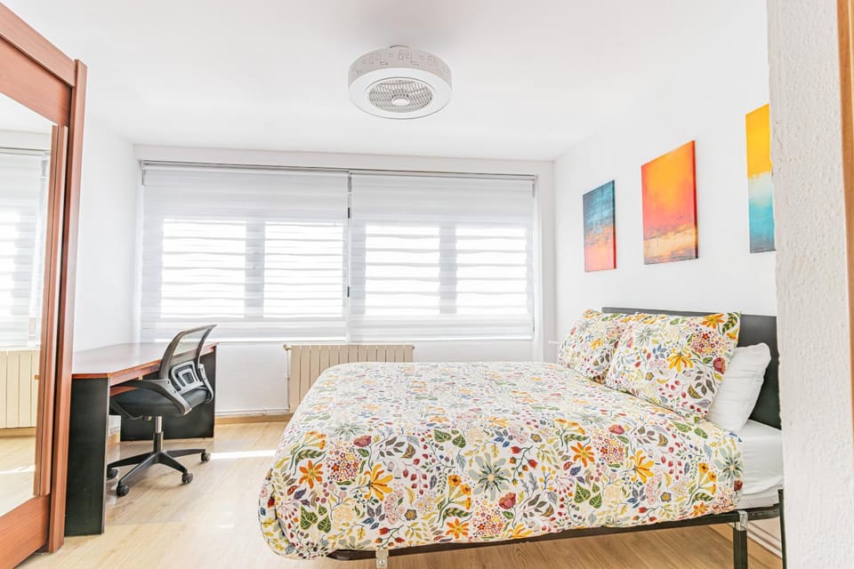 City Stay with 3 Bedrooms Apartment in Zaragoza