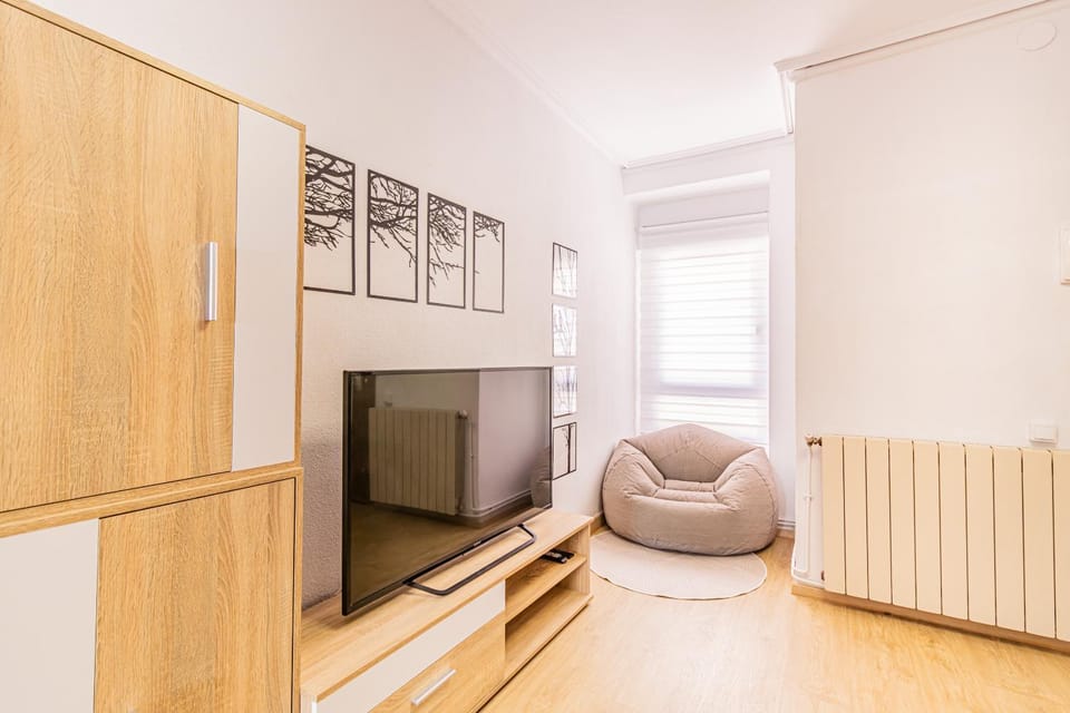 City Stay with 3 Bedrooms Apartment in Zaragoza