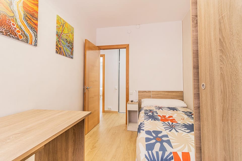 City Stay with 3 Bedrooms Apartment in Zaragoza