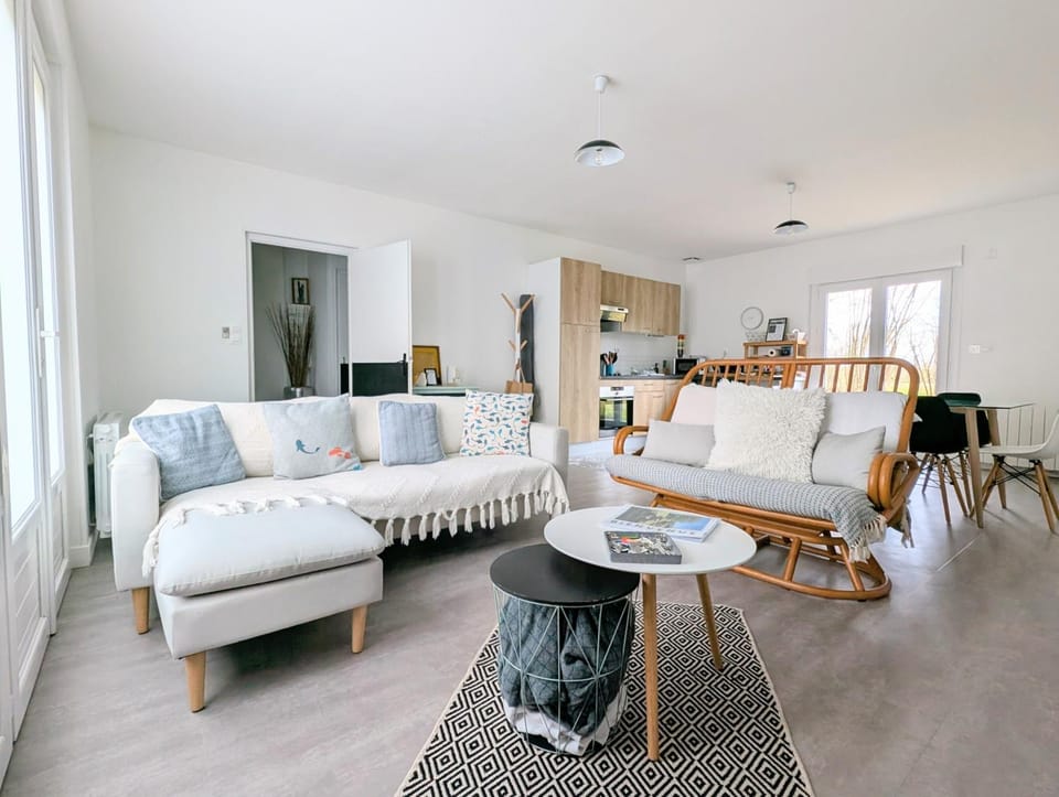 Living room, Seating area