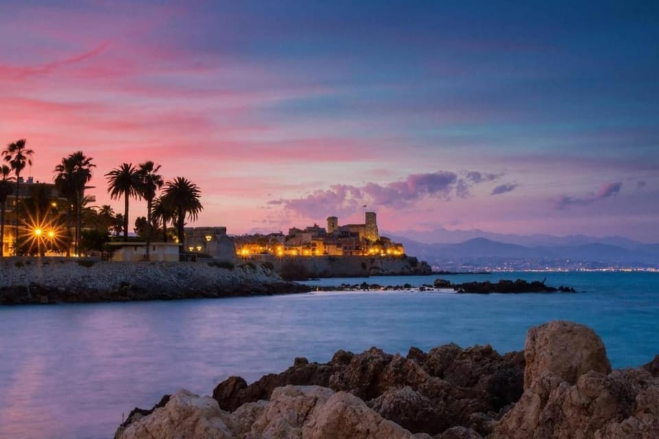#102 Heart of Vieil Antibes - Place Nationale-High-End Newly Renovated & Furnished Appartment Apartment in Antibes