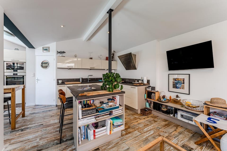 Property building, Living room