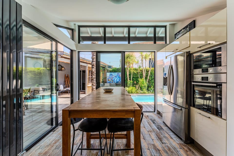 Property building, Kitchen or kitchenette, Living room
