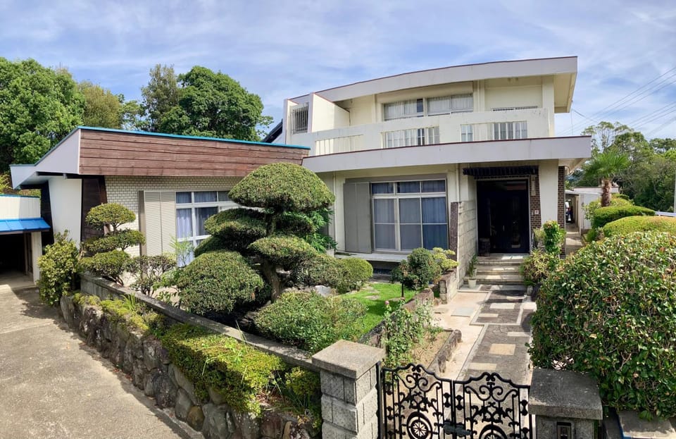 Property building, Facade/entrance