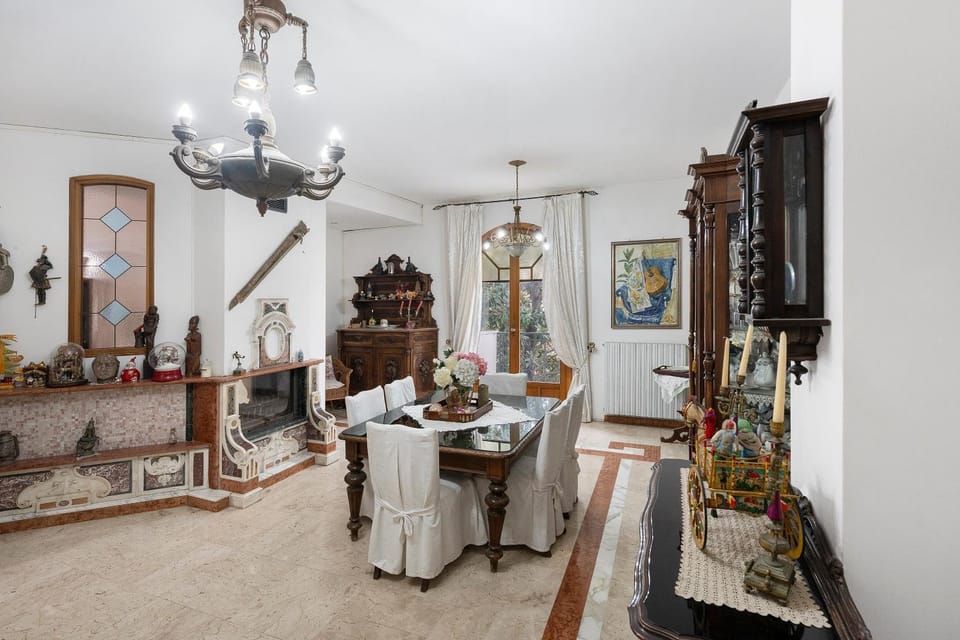 Property building, Living room