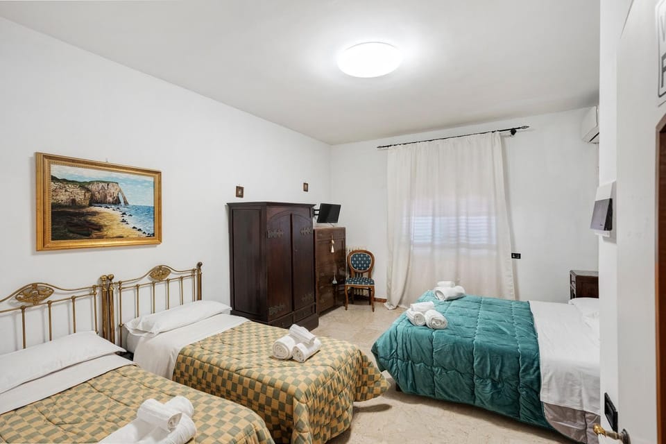 Property building, Living room, Bedroom