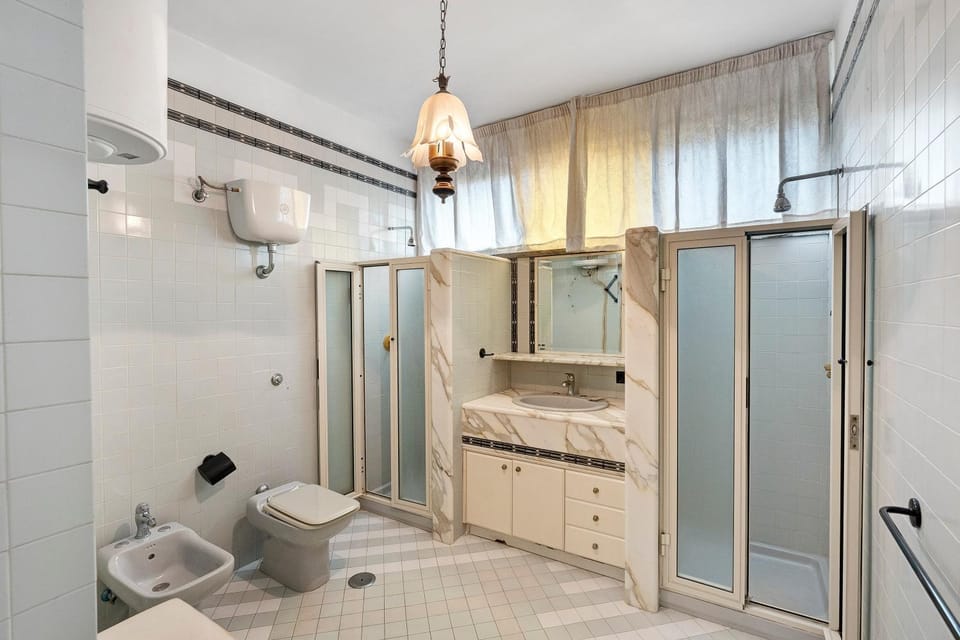 Bathroom, Living room