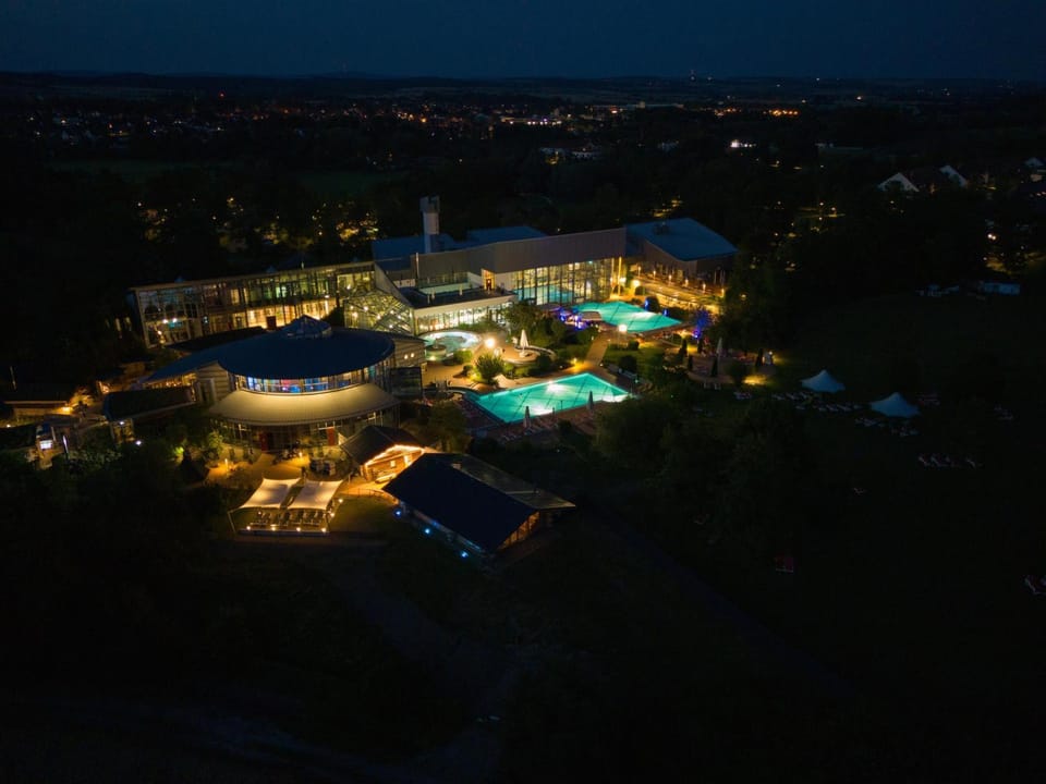Night, Bird's eye view, Spa and wellness centre/facilities, Pool view
