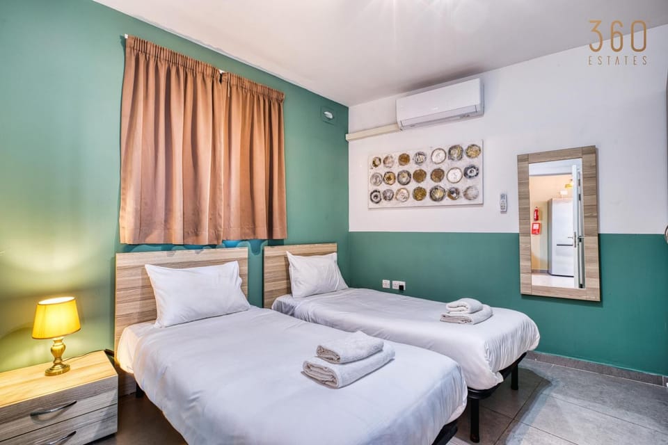 Bed, Photo of the whole room, Bedroom, towels, air conditioner