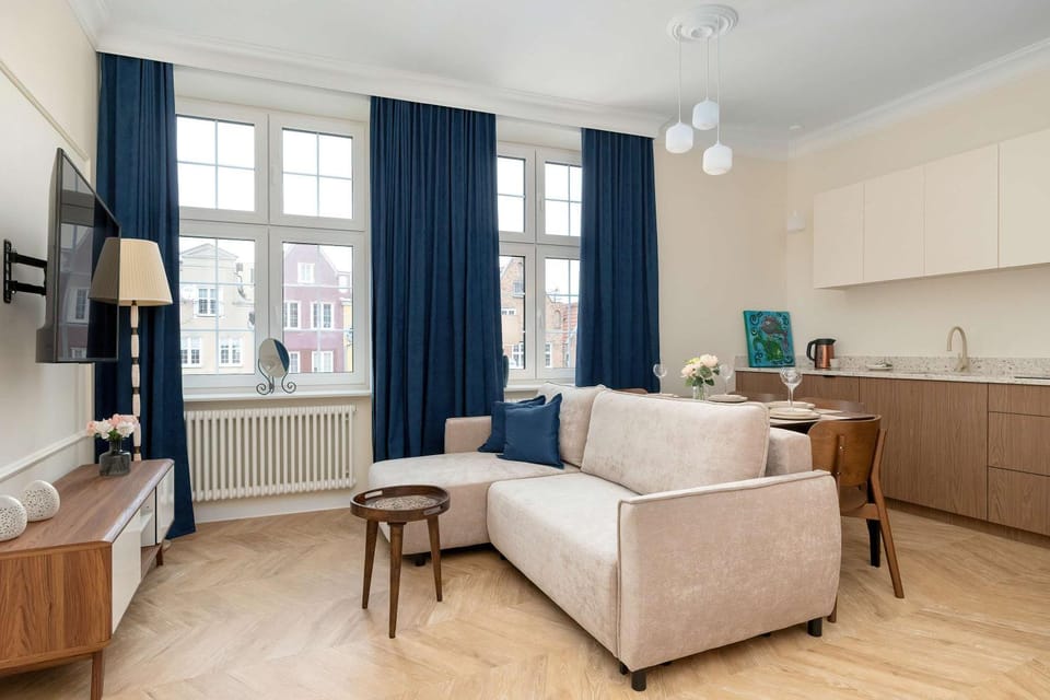 TV and multimedia, Kitchen or kitchenette, Living room, Seating area