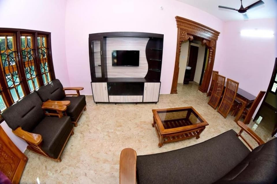 2 bhk ac & non ac with kichen and hall House in Karnataka