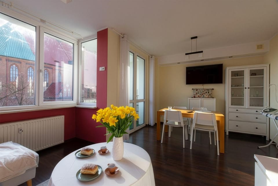 TV and multimedia, View (from property/room), View (from property/room), Dining area