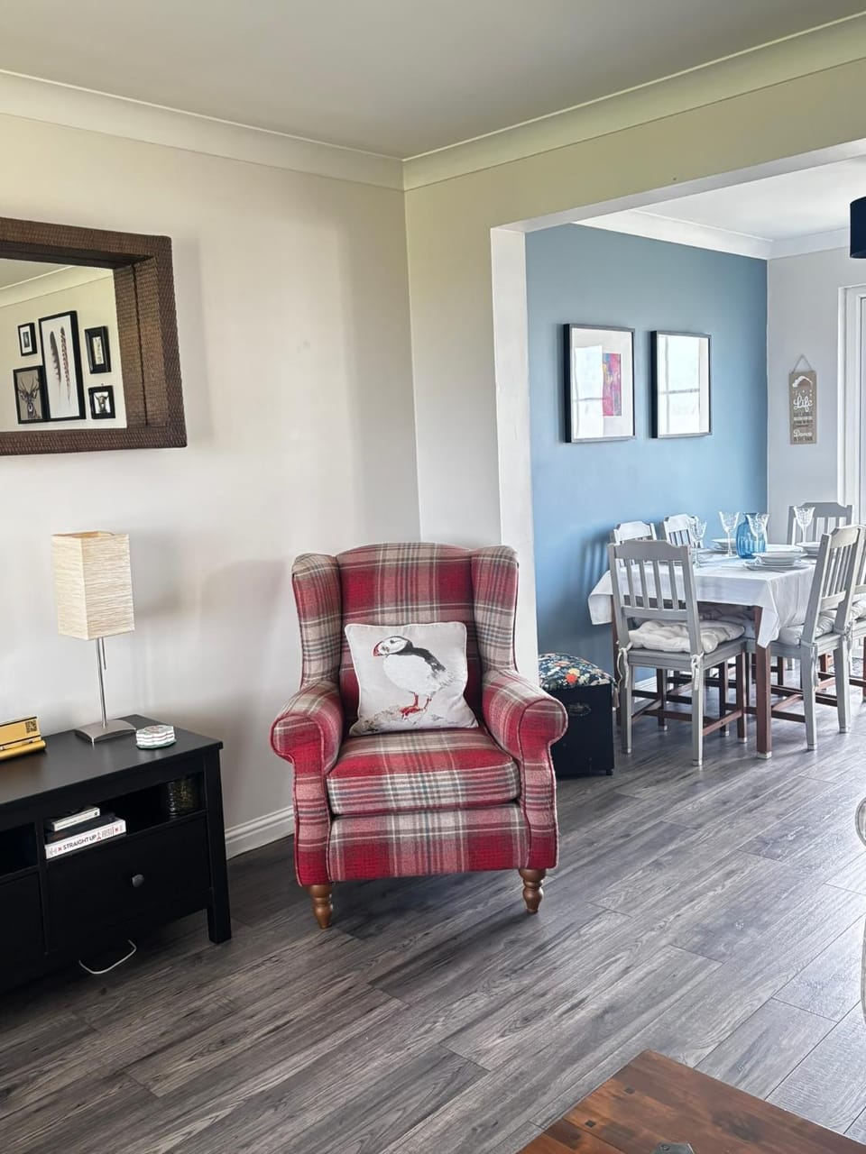 Living room, Dining area