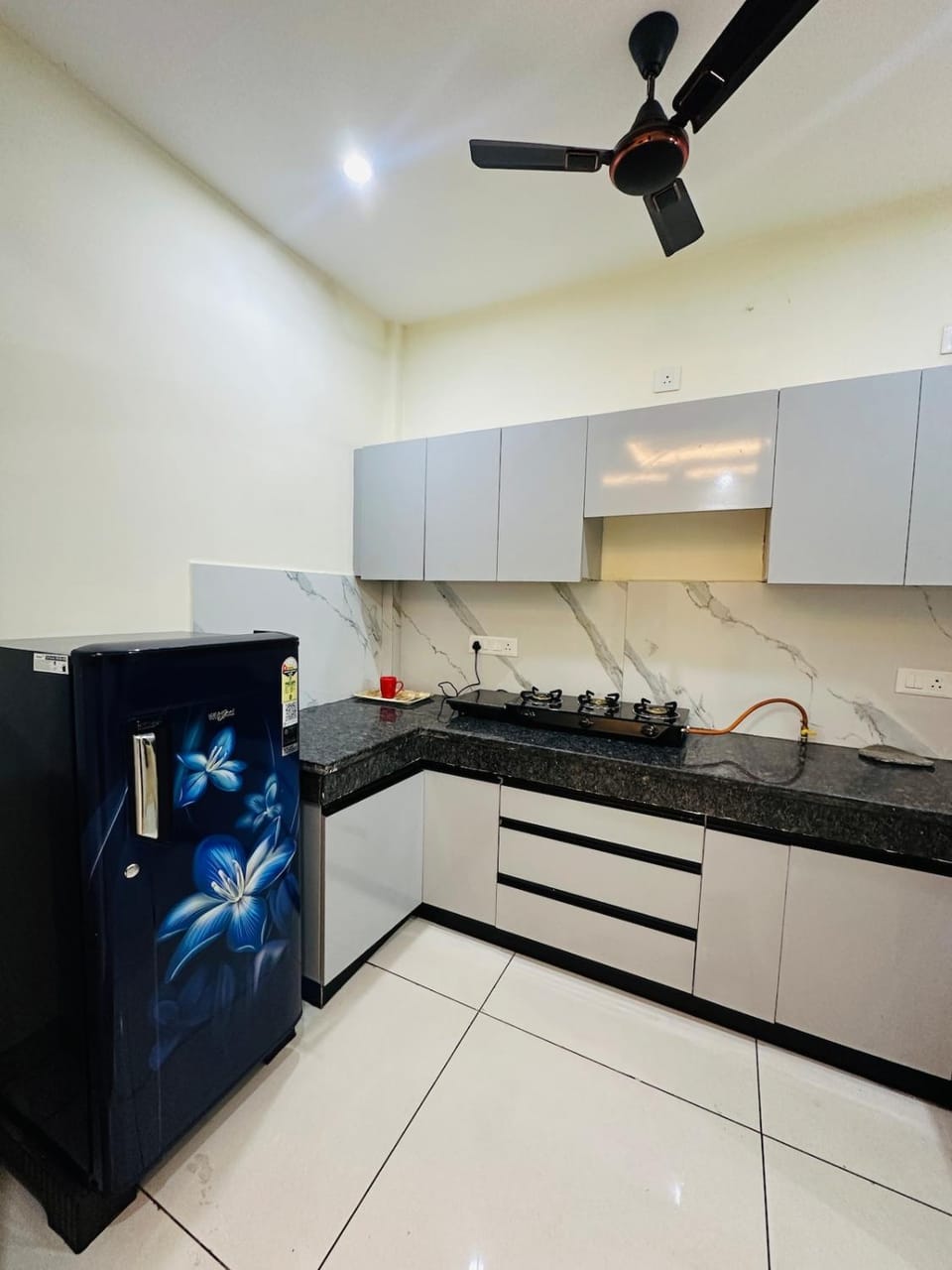 The Ivory Stay, Chic 2BHK, Top Location, Cozy Comfort Apartment in Punjab, India