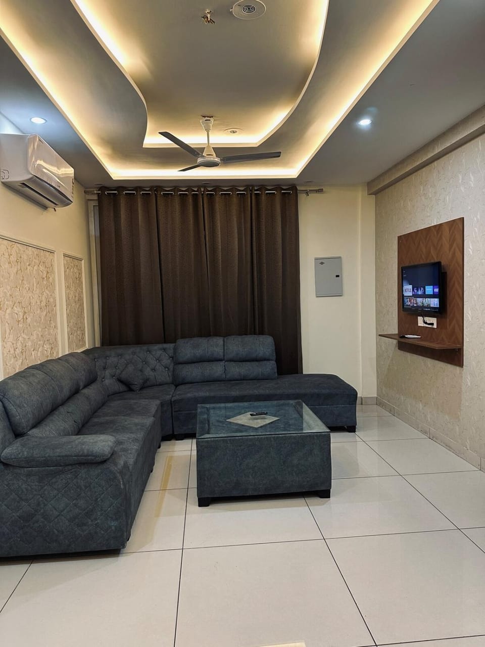 The Ivory Stay, Chic 2BHK, Top Location, Cozy Comfort Apartment in Punjab, India